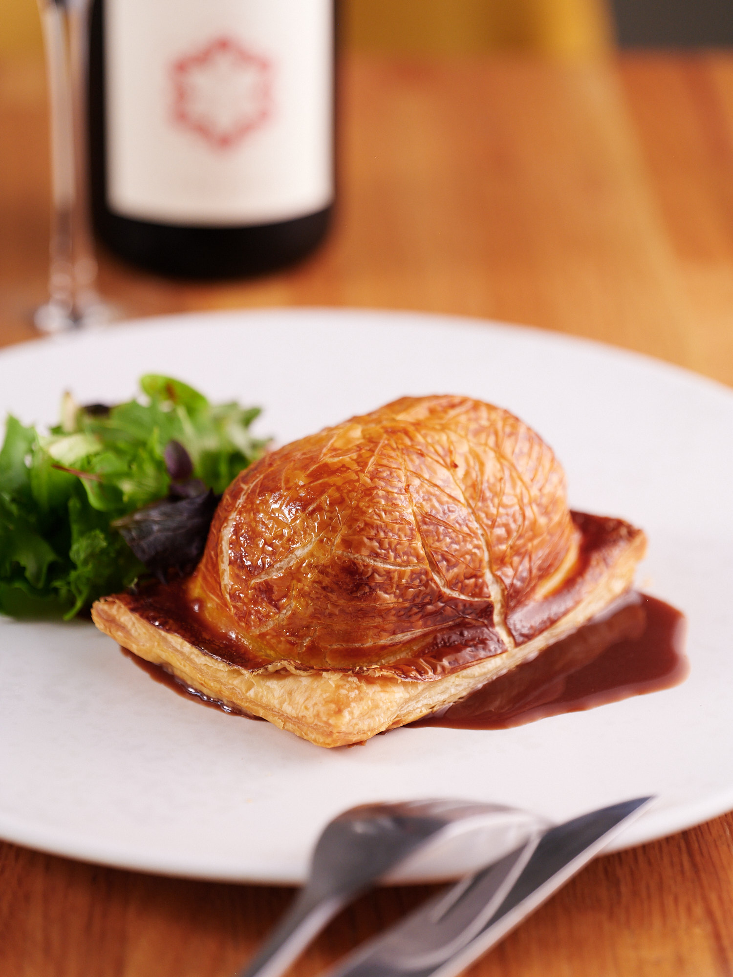 Pithivier dressé en assiette, restaurant gastronomique Le Sourire à Angers